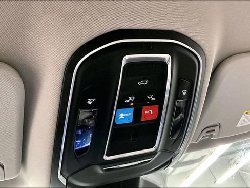 Used 2022 Jeep Wagoneer Series II AWD/4WD image 32