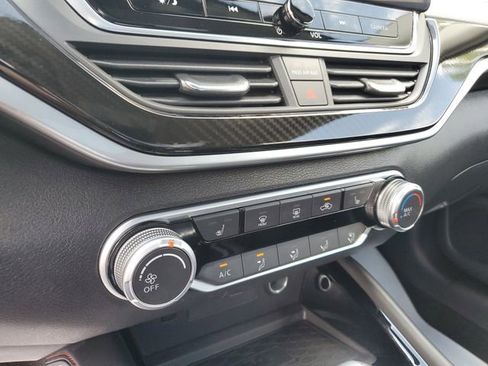 Used 2023 Nissan Altima 2.5 SR w/ SR Premium Package image 26