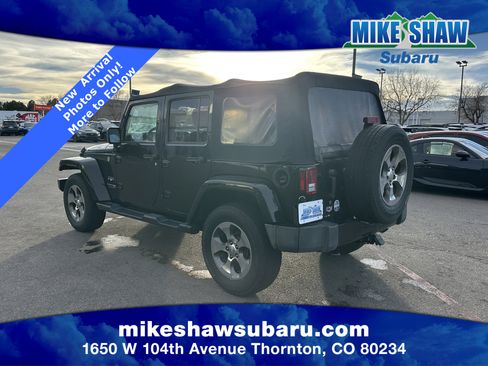 Used 2018 Jeep Wrangler Unlimited Sahara w/ Connectivity Group image 8