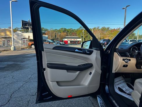 Used 2017 Mercedes-Benz GLE 350 image 26