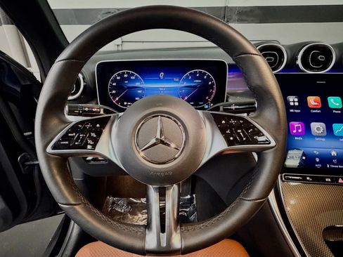 Used 2026 Mercedes-Benz GLC 300 image 28