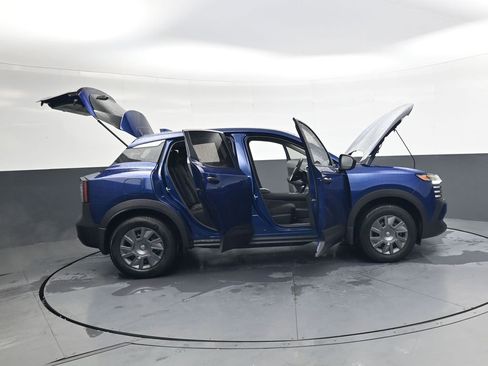 Used 2025 Nissan Kicks S image 41