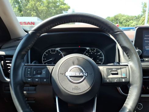 Used 2023 Nissan Rogue SL AWD/4WD image 25
