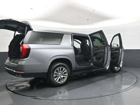 Used 2025 GMC Yukon XL Denali AWD/4WD image 50