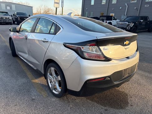 Used 2017 Chevrolet Volt LT w/ Comfort Package image 4