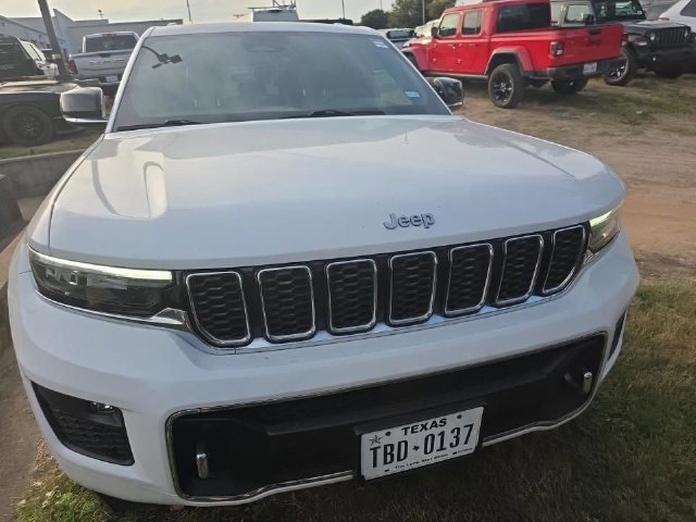 Used 2023 Jeep Grand Cherokee Overland w/ Luxury Tech Group IV RWD image 6