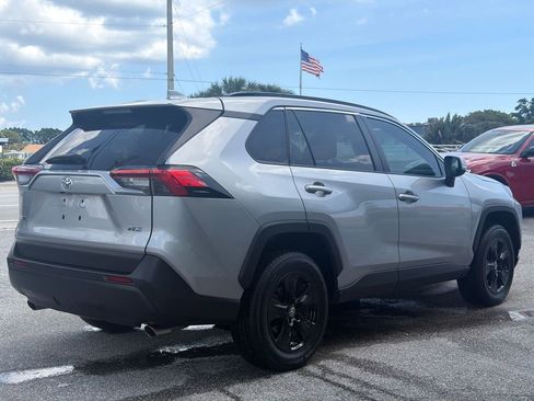 Used 2019 Toyota RAV4 XLE FWD image 5