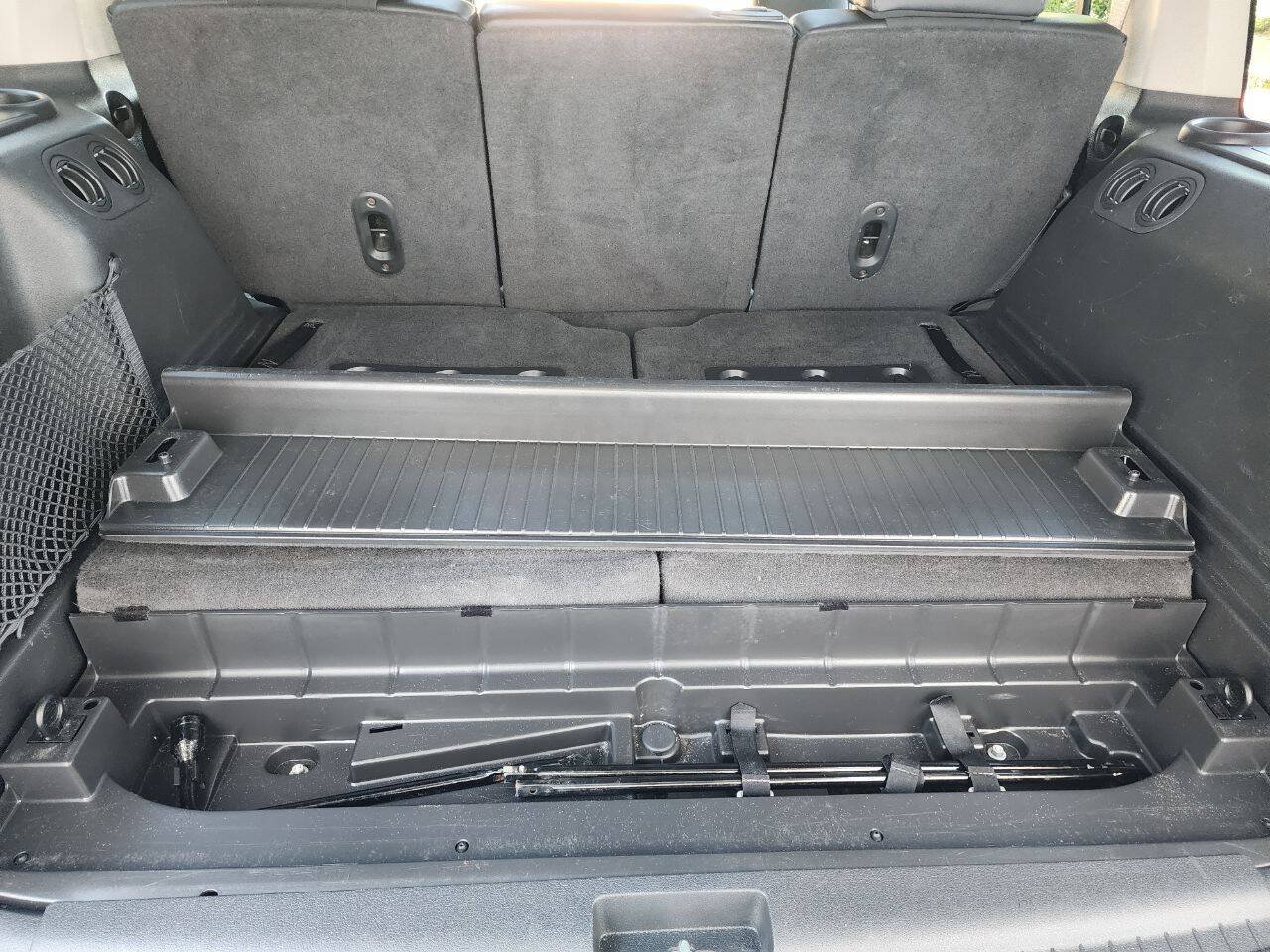 Used 2010 Jeep Commander Sport w/ Sun/Sound Group RWD image 33