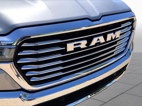 Used 2025 RAM 1500 Laramie AWD/4WD image 37