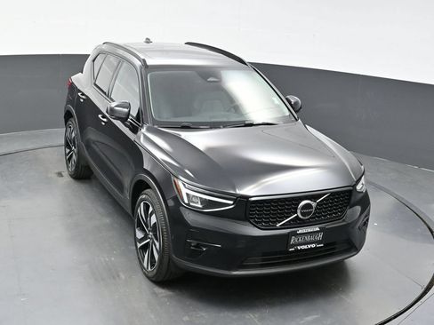 Used 2024 Volvo XC40 B5 Plus w/ Protection Package Premier AWD/4WD image 32
