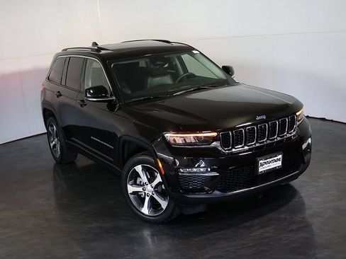 Used 2022 Jeep Grand Cherokee Limited 4xe w/ Luxury Tech Group II AWD/4WD image 7