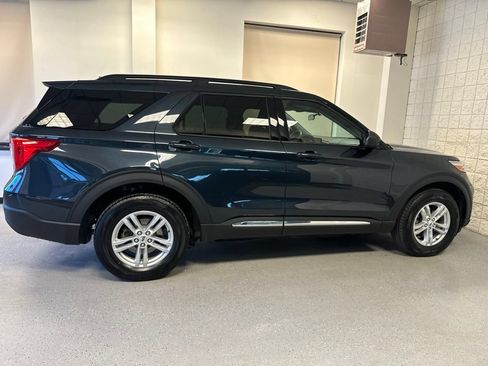 Used 2023 Ford Explorer XLT w/ Equipment Group 202A AWD/4WD image 44