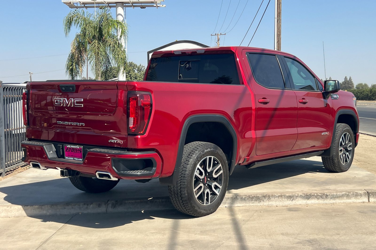 Used 2025 GMC Sierra 1500 AT4 AWD/4WD image 4