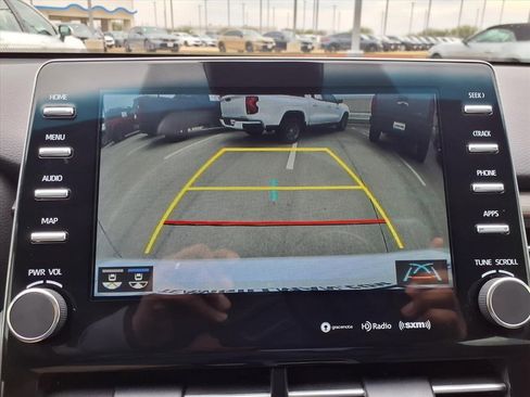 Used 2019 Toyota Avalon XLE image 10