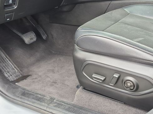 Used 2021 Jeep Grand Cherokee L Laredo AWD/4WD image 17