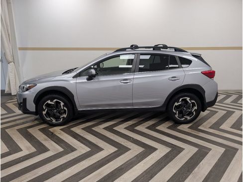 Used 2021 Subaru Crosstrek 2.5i Limited w/ Moonroof Package 2 AWD/4WD image 3