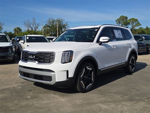 New 2025 Kia Telluride S image 4