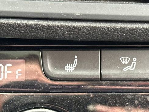 Used 2021 Volkswagen Jetta SE image 28