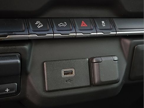 Used 2020 Chevrolet Silverado 1500 Custom Trail Boss w/ Custom Convenience Package AWD/4WD image 13