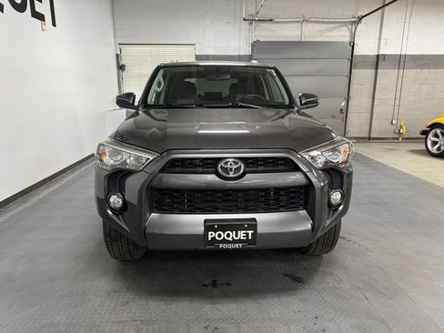 Used 2017 Toyota 4Runner SR5 AWD/4WD image 3