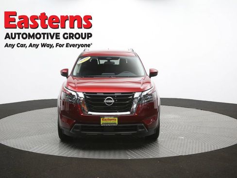 Used 2025 Nissan Pathfinder SV FWD image 52