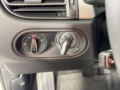 Certified 2026 Porsche Macan image 26