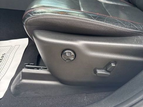 Used 2024 Dodge Durango GT RWD image 23