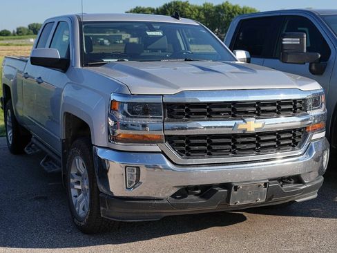 Used 2018 Chevrolet Silverado 1500 LT w/ All Star Edition AWD/4WD image 3