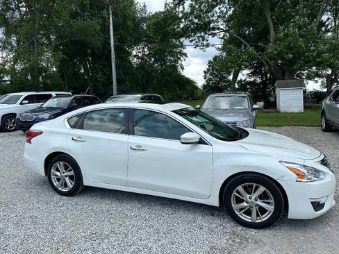 Used 2013 Nissan Altima 2.5 SL w/ Technology Pkg FWD image 4