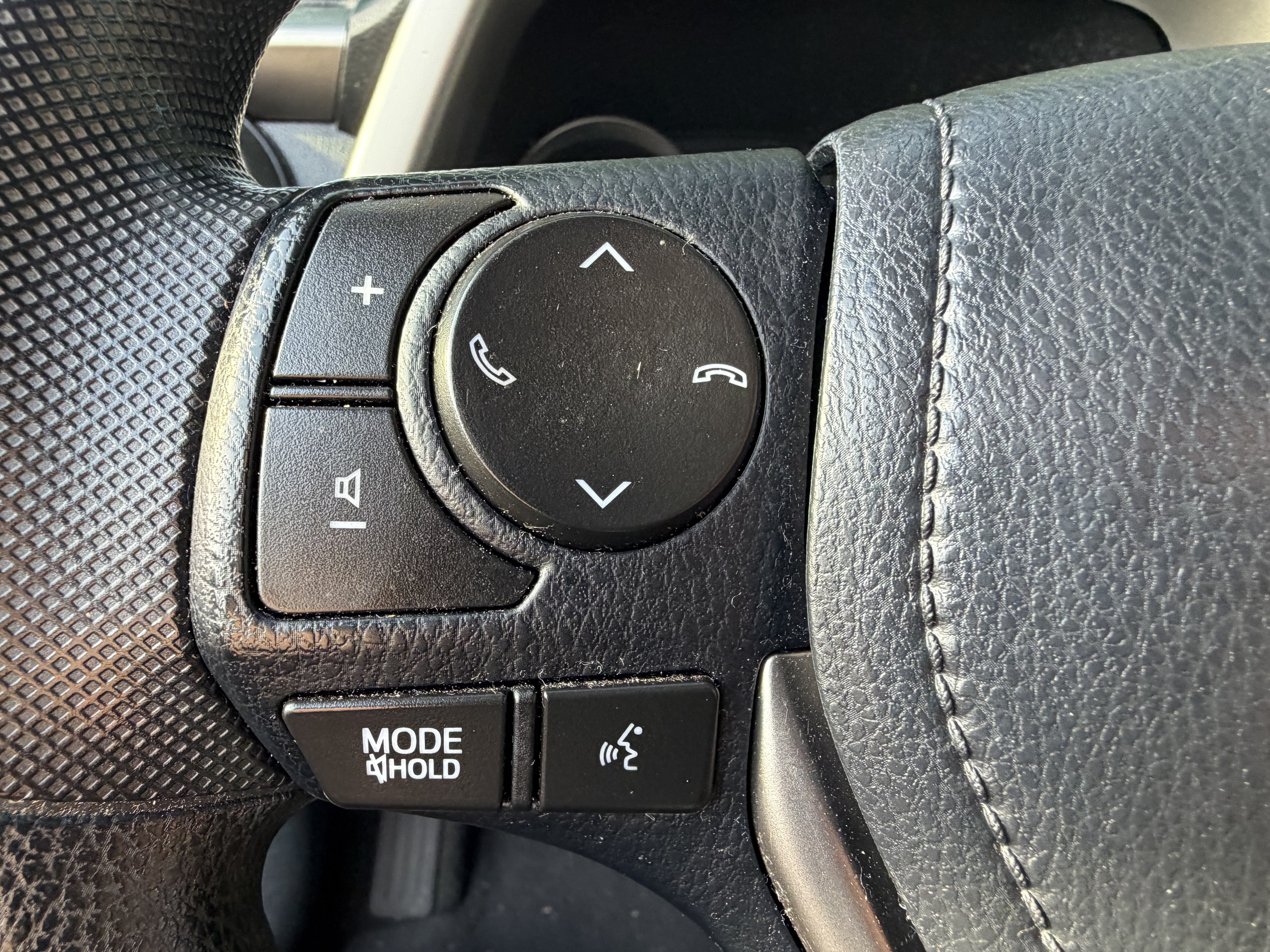 Used 2017 Toyota RAV4 LE FWD image 19