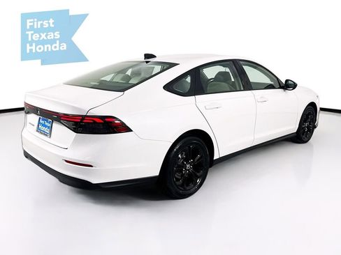 Certified 2025 Honda Accord SE image 7