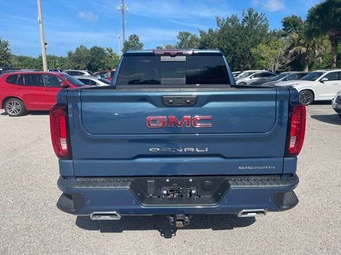 Used 2024 GMC Sierra 1500 Denali w/ Technology Package AWD/4WD image 3