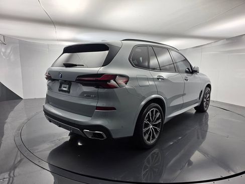 Used 2024 BMW X5 sDrive40i w/ M Sport Package RWD image 4