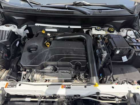 Used 2024 Chevrolet Equinox LT FWD image 31