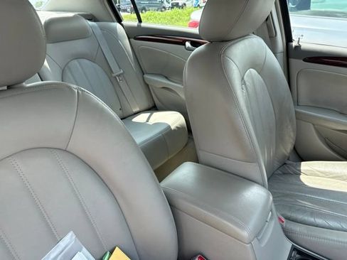 Used 2011 Buick Lucerne CXL w/ Driver Confidence Package FWD image 6