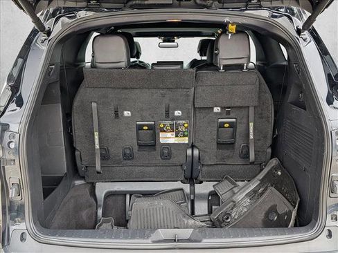 Used 2025 Toyota Sienna XLE Woodland Edition image 6