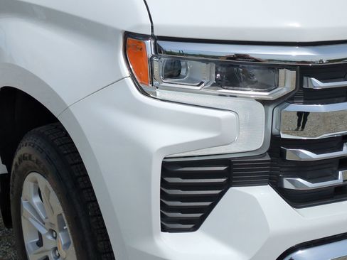 New 2026 Chevrolet Silverado 1500 LTZ w/ LTZ Premium Package AWD/4WD image 11