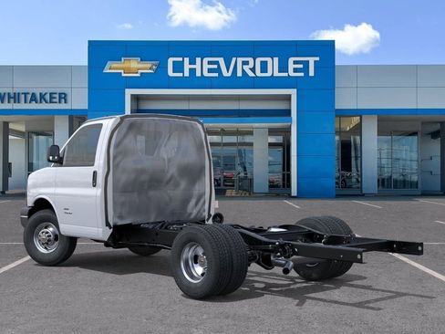 New 2026 Chevrolet Express 3500 w/ Power Convenience Package image 3