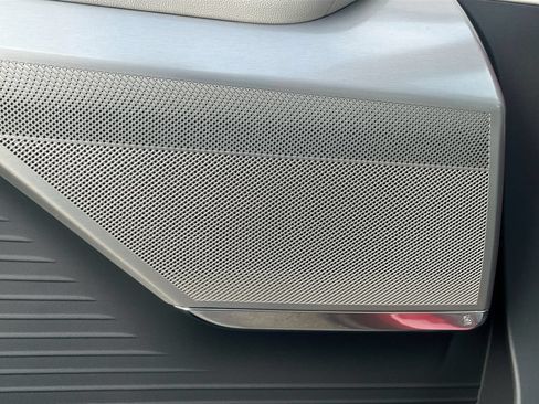 New 2026 Cadillac Vistiq Luxury w/ LPO, Floor Liner Package AWD/4WD image 19