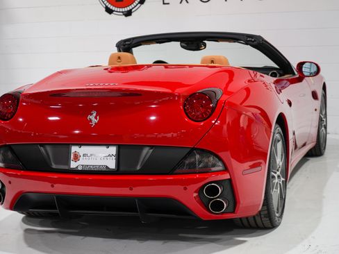 Used 2009 Ferrari California RWD image 36