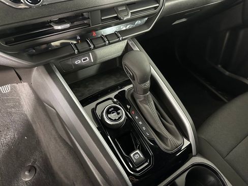 Used 2024 Chevrolet Colorado Trail Boss w/ Advanced Trailering Package image 17