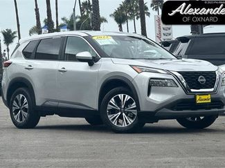 Used 2023 Nissan Rogue SV image 1