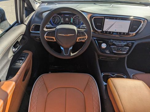 New 2026 Chrysler Pacifica Pinnacle w/ Trailer Tow Group image 12