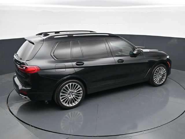 Used 2021 BMW X7 xDrive40i w/ Executive Package AWD/4WD image 38