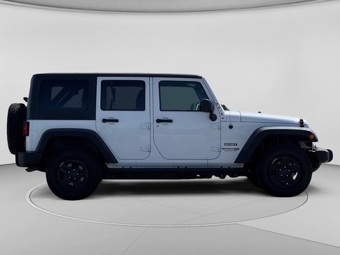 Used 2018 Jeep Wrangler Unlimited Sport w/ Connectivity Group AWD/4WD image 30