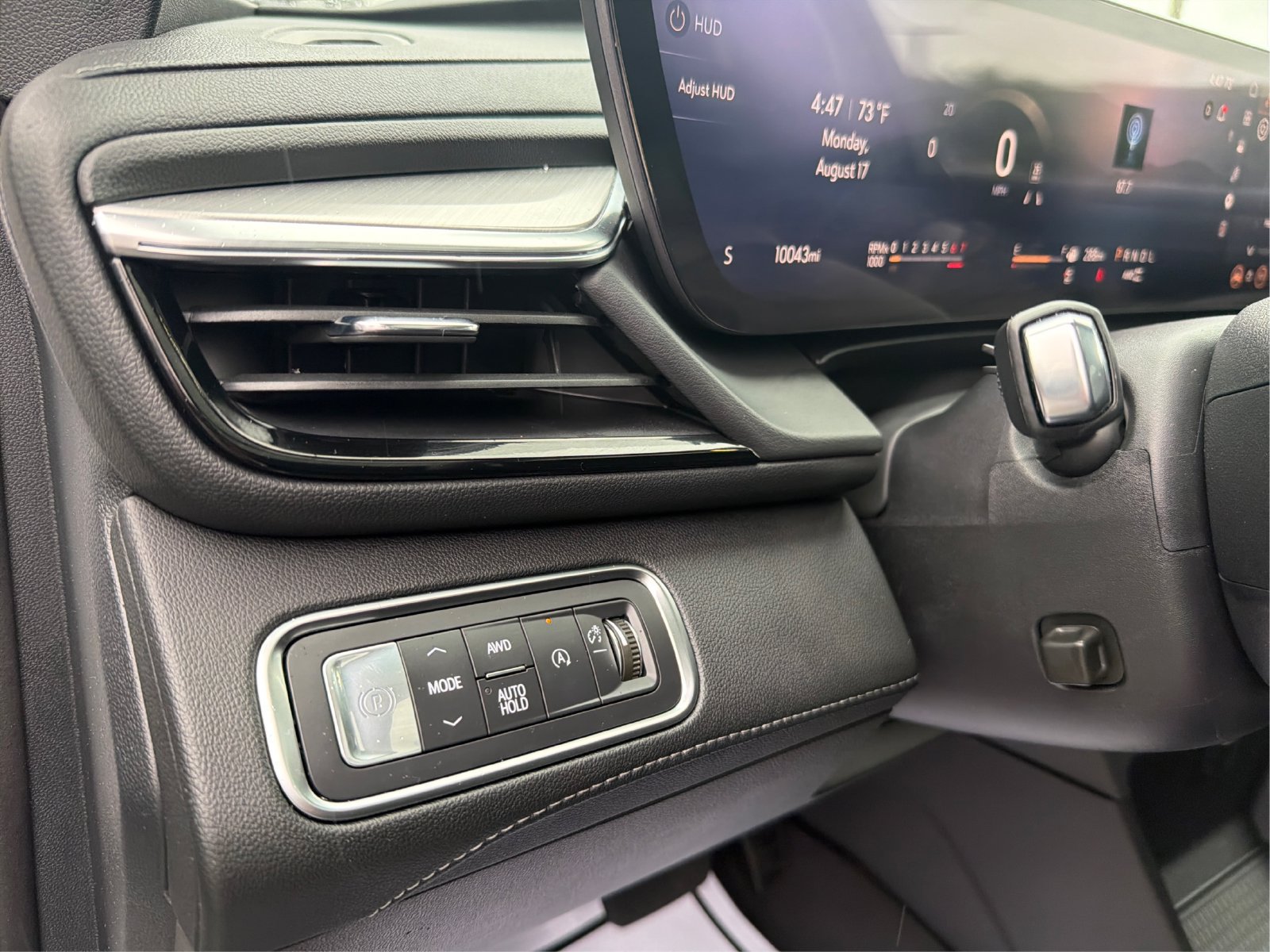 Used 2025 Buick Enclave Avenir AWD/4WD image 20