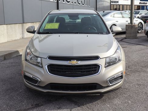 Used 2016 Chevrolet Cruze LT image 2
