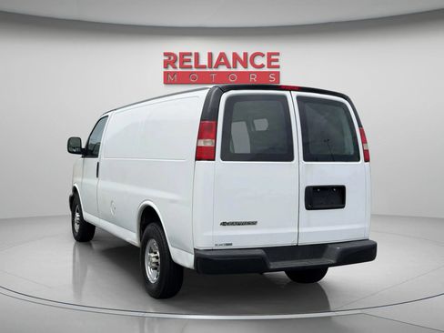 Used 2014 Chevrolet Express 2500 RWD image 4