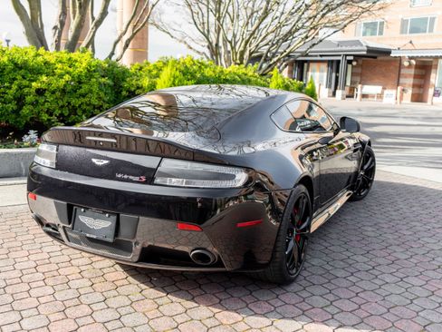 Used 2015 Aston Martin V12 Vantage S image 41