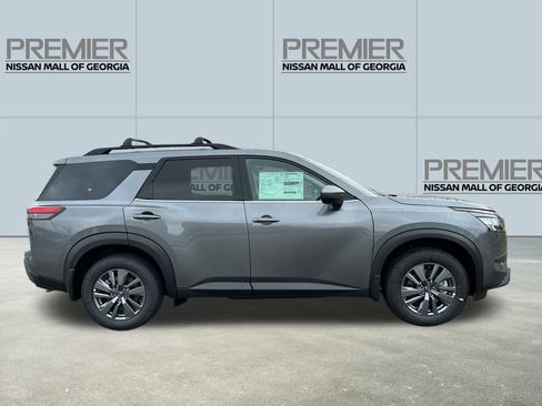 New 2025 Nissan Pathfinder SV w/ SV Premium Package image 4